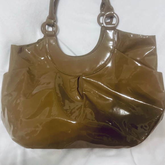 Agnes B enamel leather shoulder bag - Picture 11 of 13